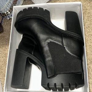 Boot heels